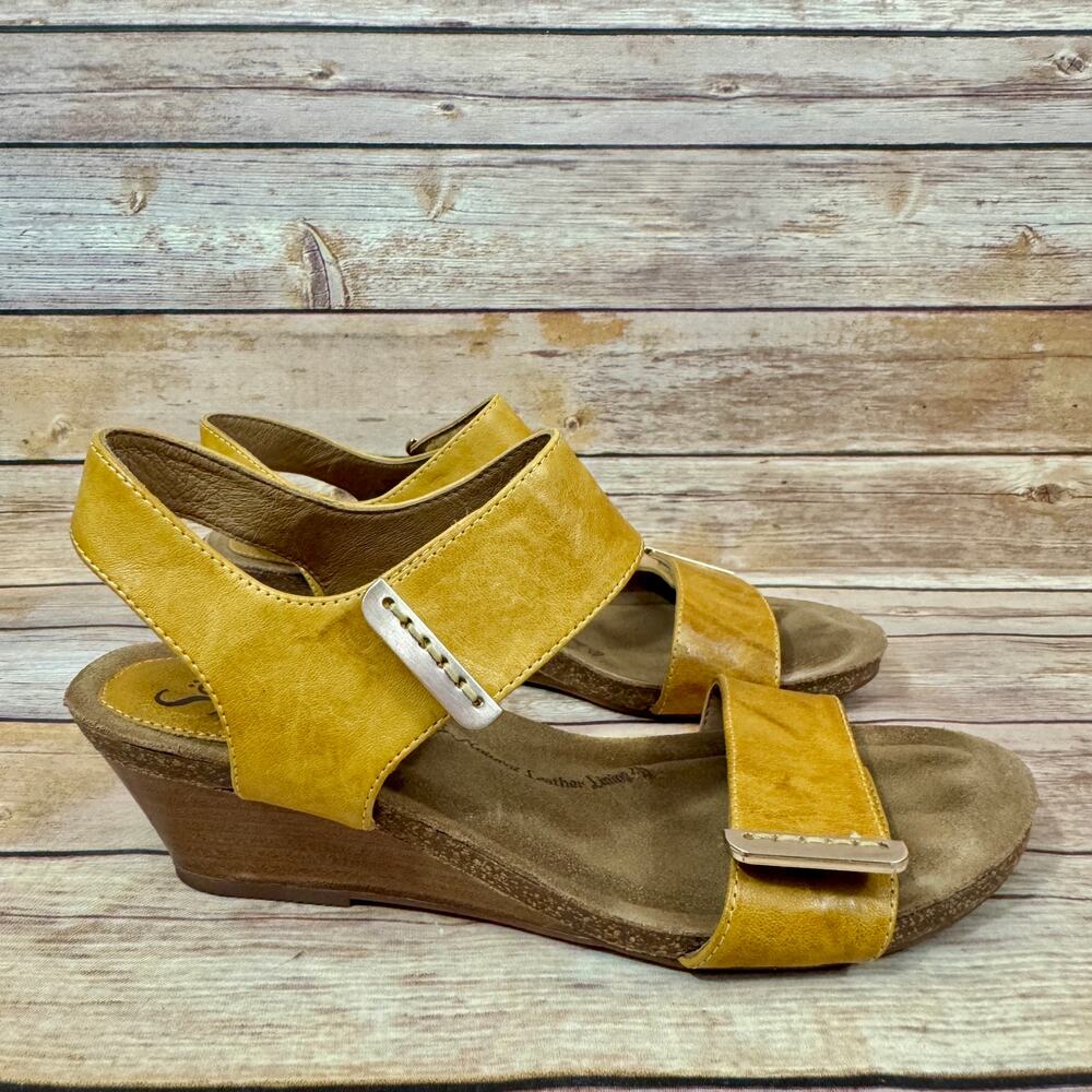 Sofft Womens Leather Mustard Yellow Open Toe Stacked Wedge Heel Sandals 9.5M